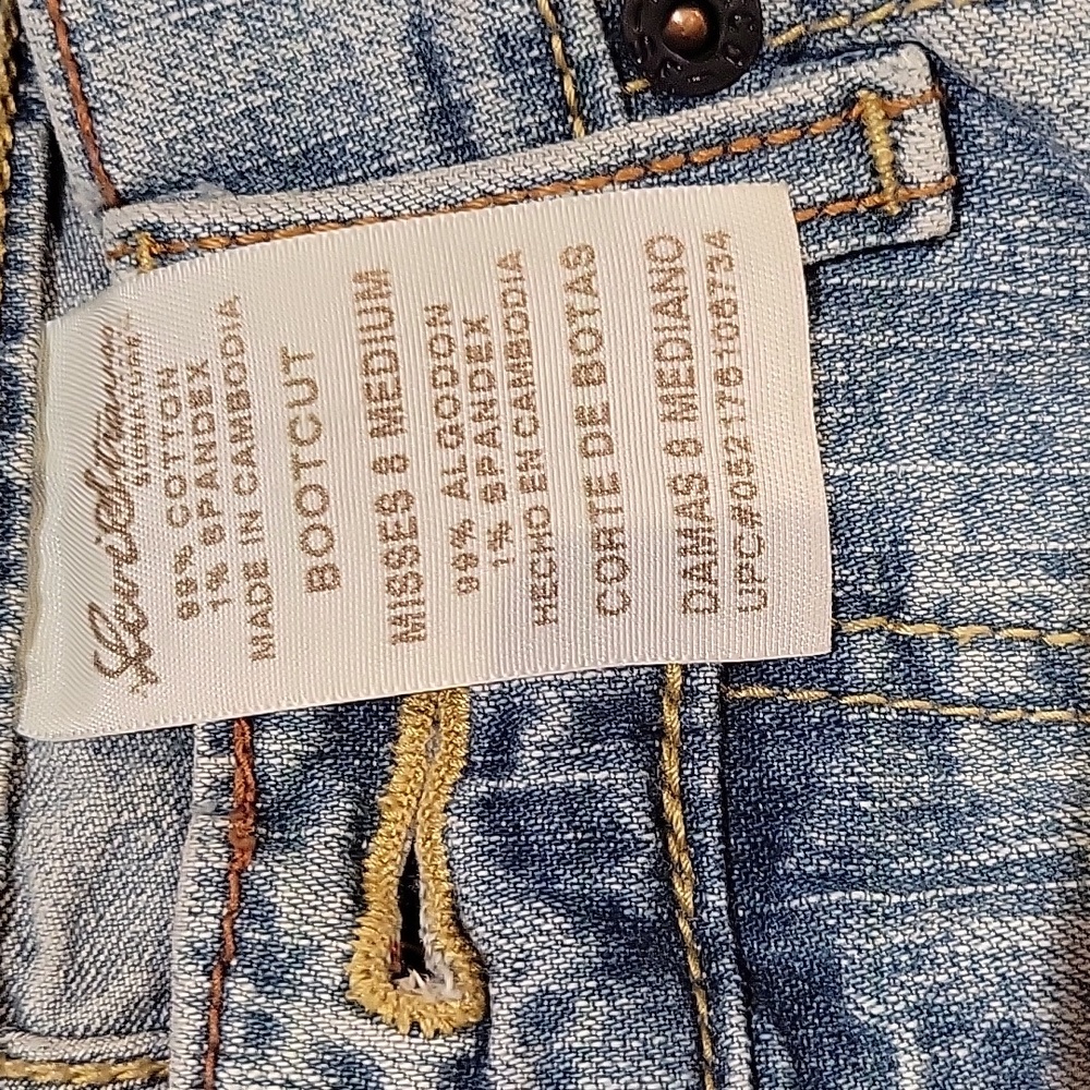 Levis - Picture 3 of 8